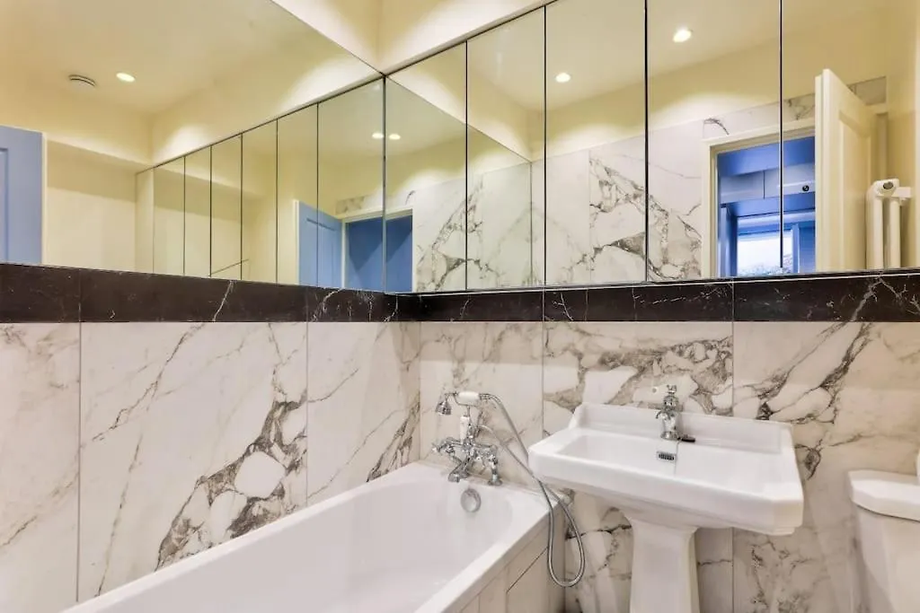 Apartment Elegant Appartement Avec Jardin Proche Du Pont Des Arts Paris France
